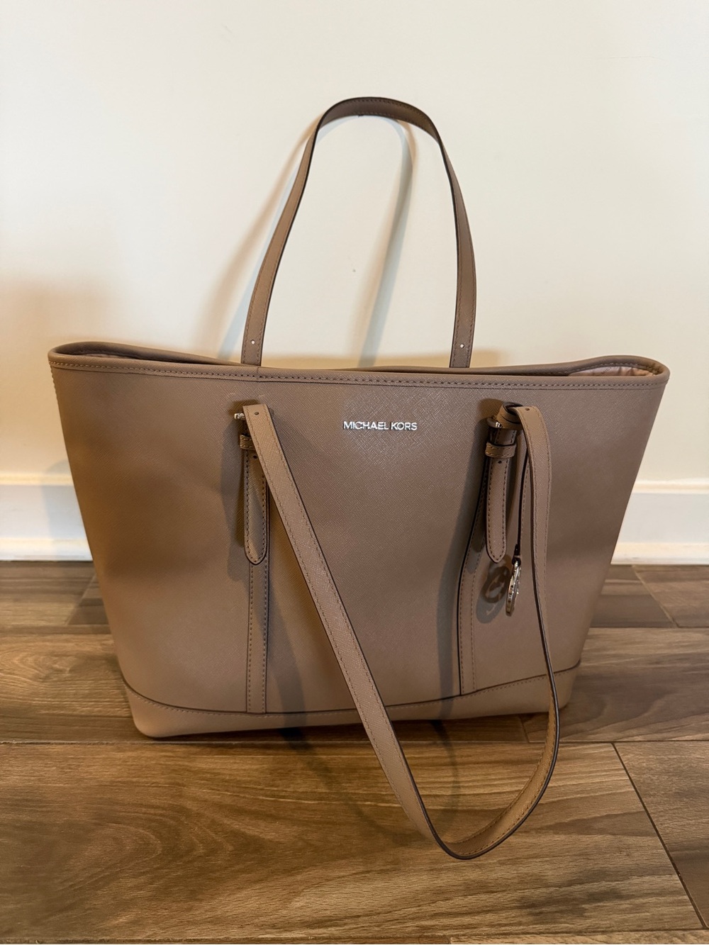 Michael Kors Jet Set Tote